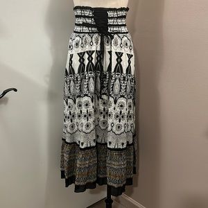 WOMEN’S Layered Black and White Maxi Shirring Waist Skirt size Small